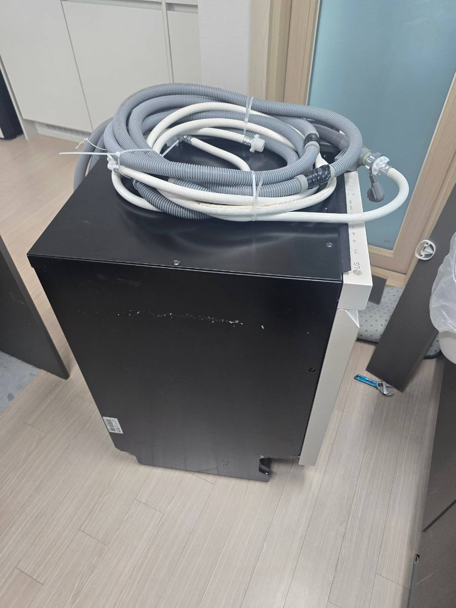 아산 식기세척기 철거 후 서랍장 복원 작업 과정 1