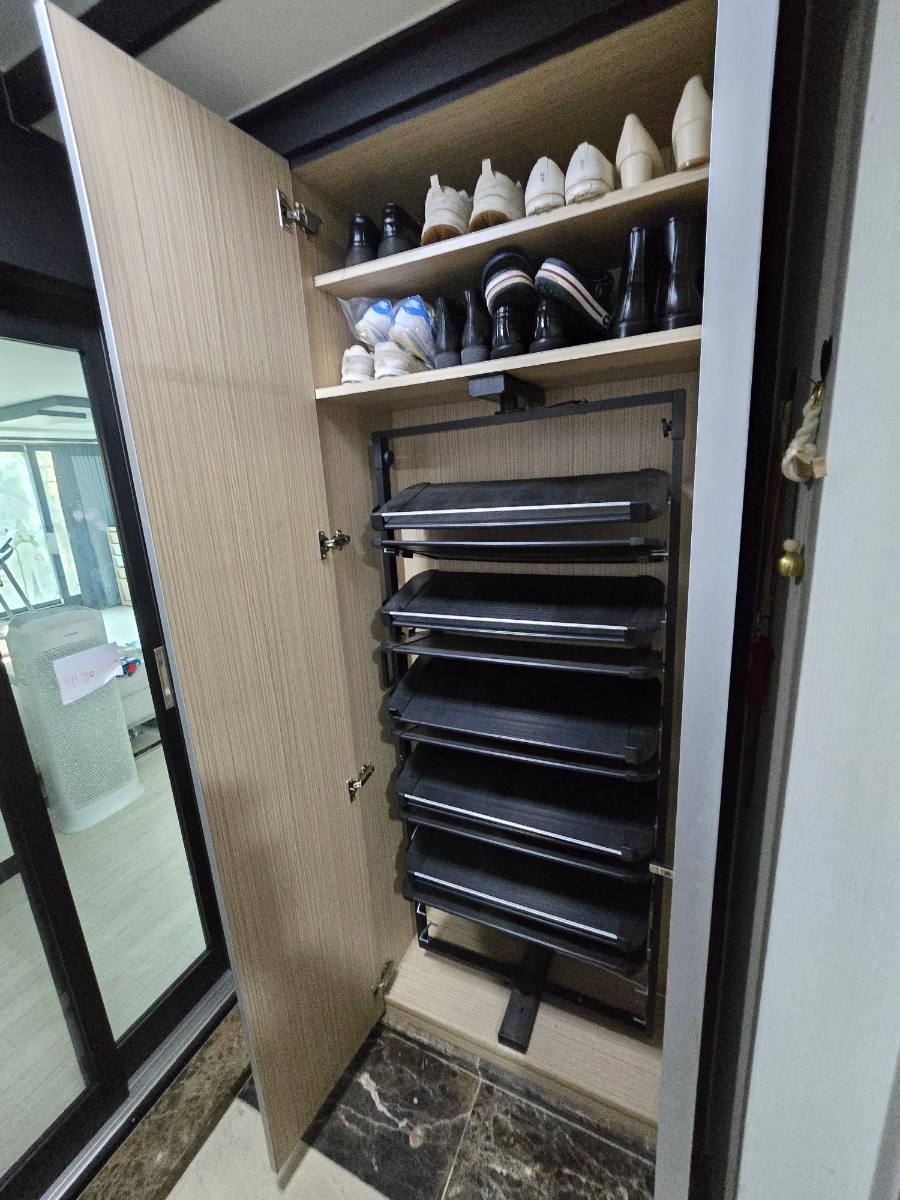 아산 신발장 리폼｜회전식 수납장 철거 후 고정 선반 제작 현장 사진