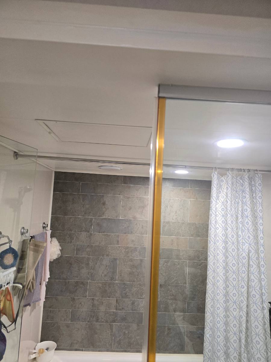용인 샤워부스 쫄대 교체 작업 전