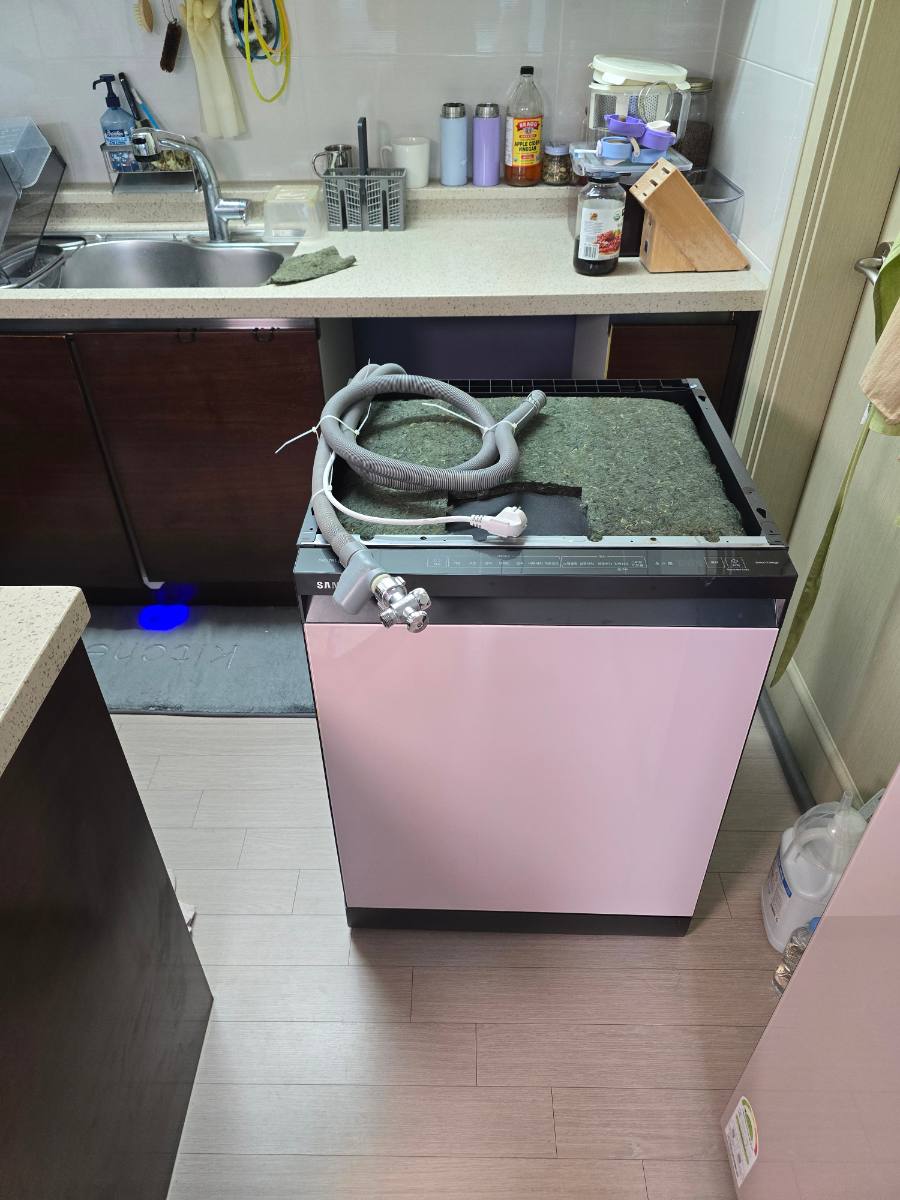 천안 불당 식기세척기 철거 후 수납장 제작 설치 작업 과정 1