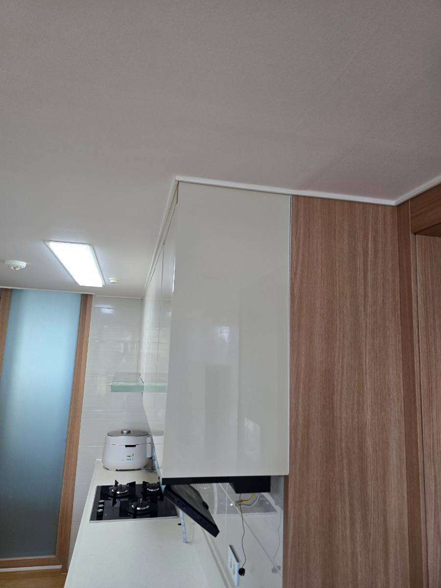 수원 싱크대 상부장 처짐 수리 완료 모습 1