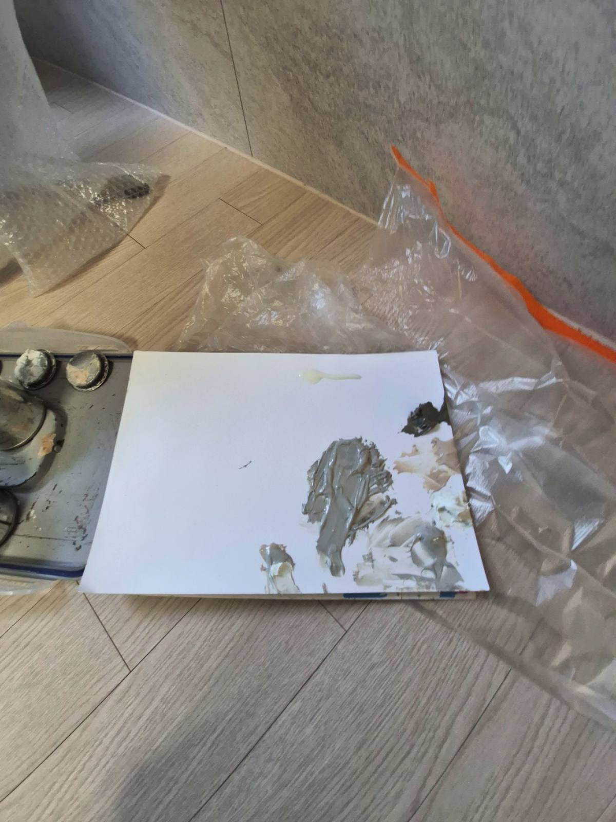 오산 아트월 구멍 복원|벽걸이 자국과 타공 흔적 깔끔하게 복원 작업 과정 2